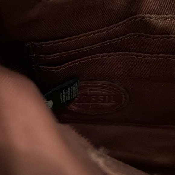 Fossil Crocodile Embossed Leather Crossbody Purse - Picture 7 of 7